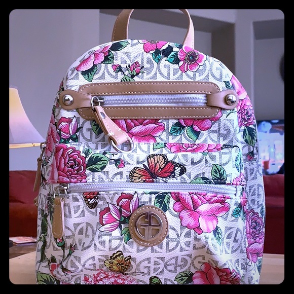Gianni Bini Handbags - GIANI BERMIN SINGATURE BACKPACK
